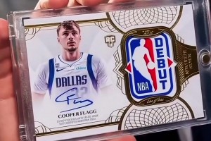 弗拉格的一张全球唯一NBA首秀Patch签名卡！价值超两百万美元